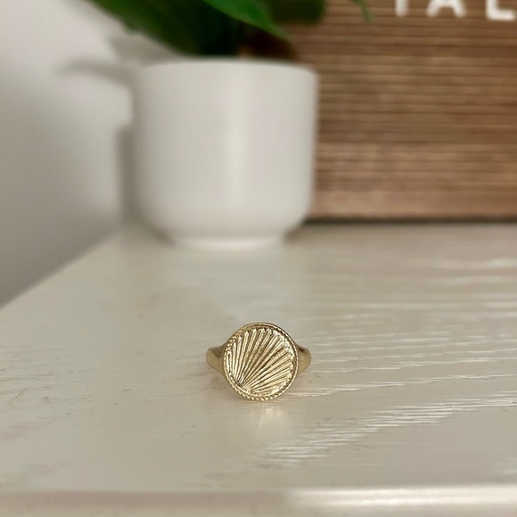 Gorjana Gold Shell-Inspired Ring - Picture 1 of 4